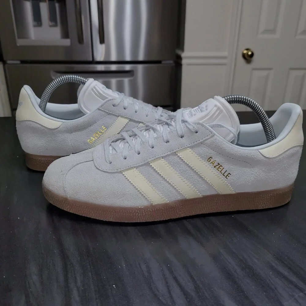 Adidas Gazelle Originals OG Blue Tint/ White Gum Sole CQ2178 - Picture 2 of 16